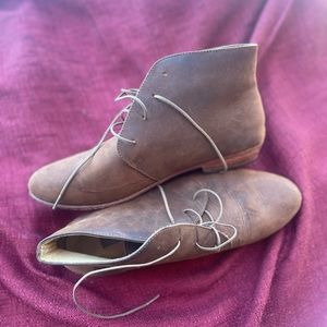 Nisolo Harper Chukka Women's 8.5, Oak Color